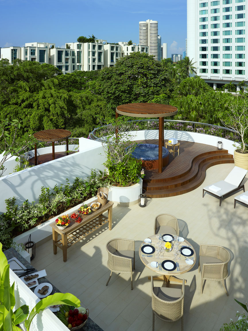 garden-wing-premier-balcony-suite-terrace_day