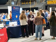 美国10月企业裁员超15万人 就业市场降温明显