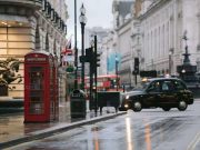 英国政治动荡引爆债市抛售潮 外资依赖度成“双刃剑”