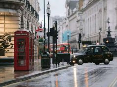 英国政治动荡引爆债市抛售潮 外资依赖度成“双刃剑”